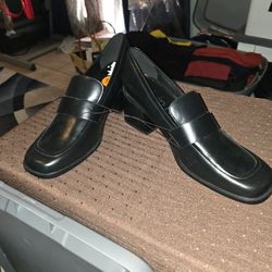 Calvin Klein Size 11M