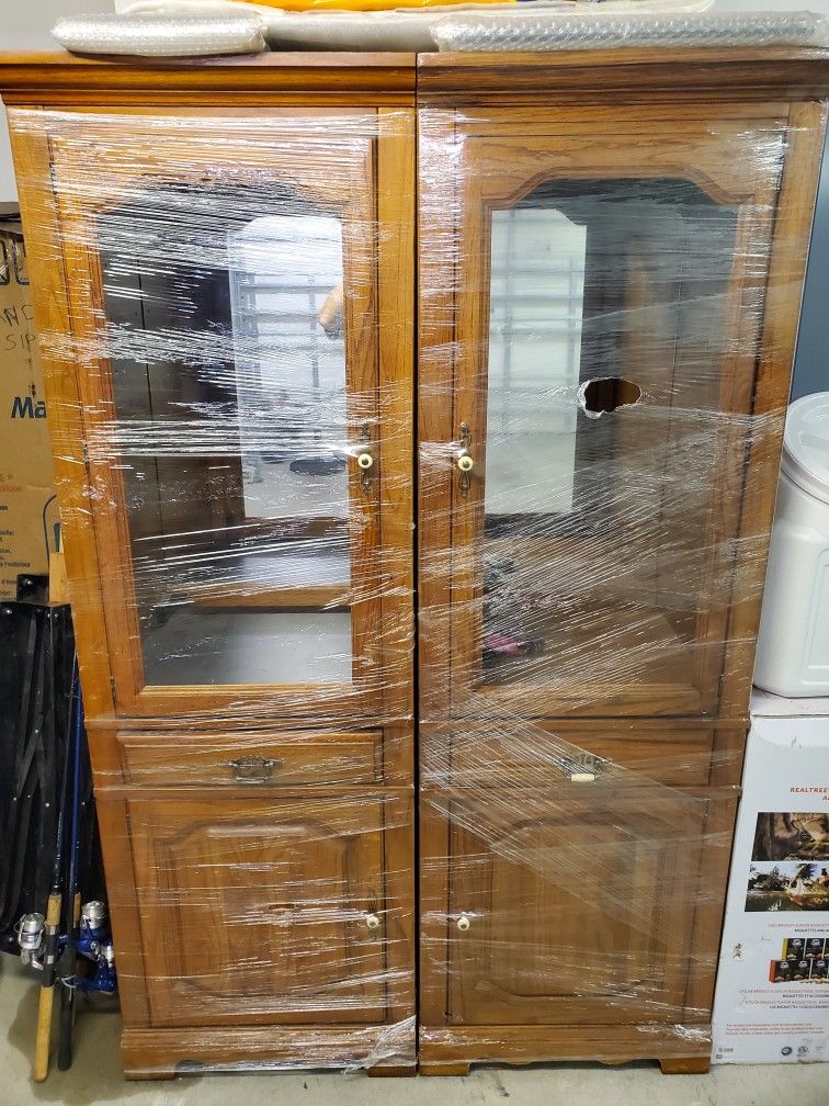 Broyhill Hutch