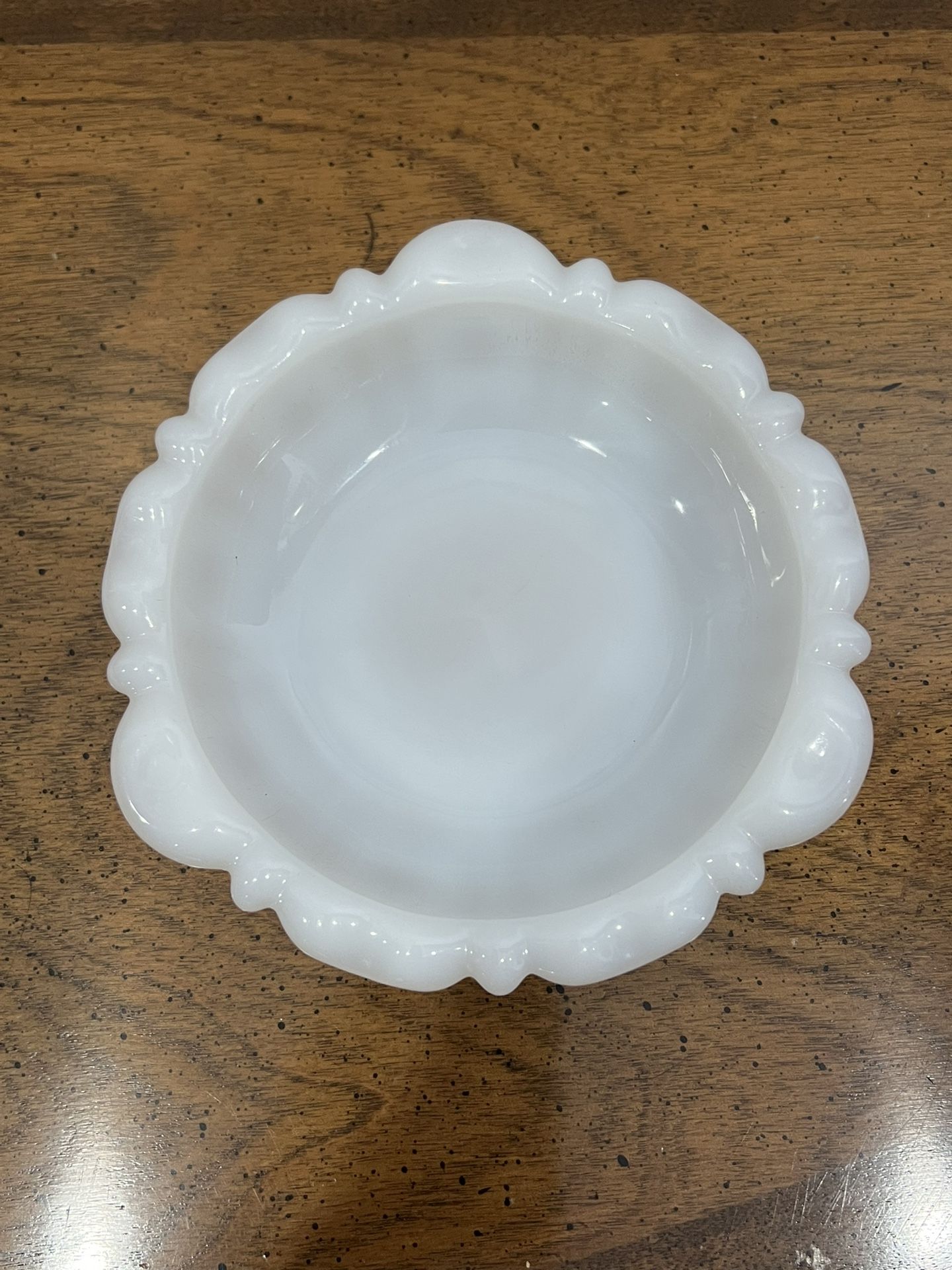 Milk Glass Trinket Dish Ashtray Elegant Collectible Vintage Anchor Hocking