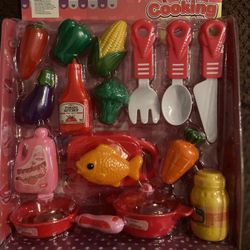 Food Kitchen Play Set $10