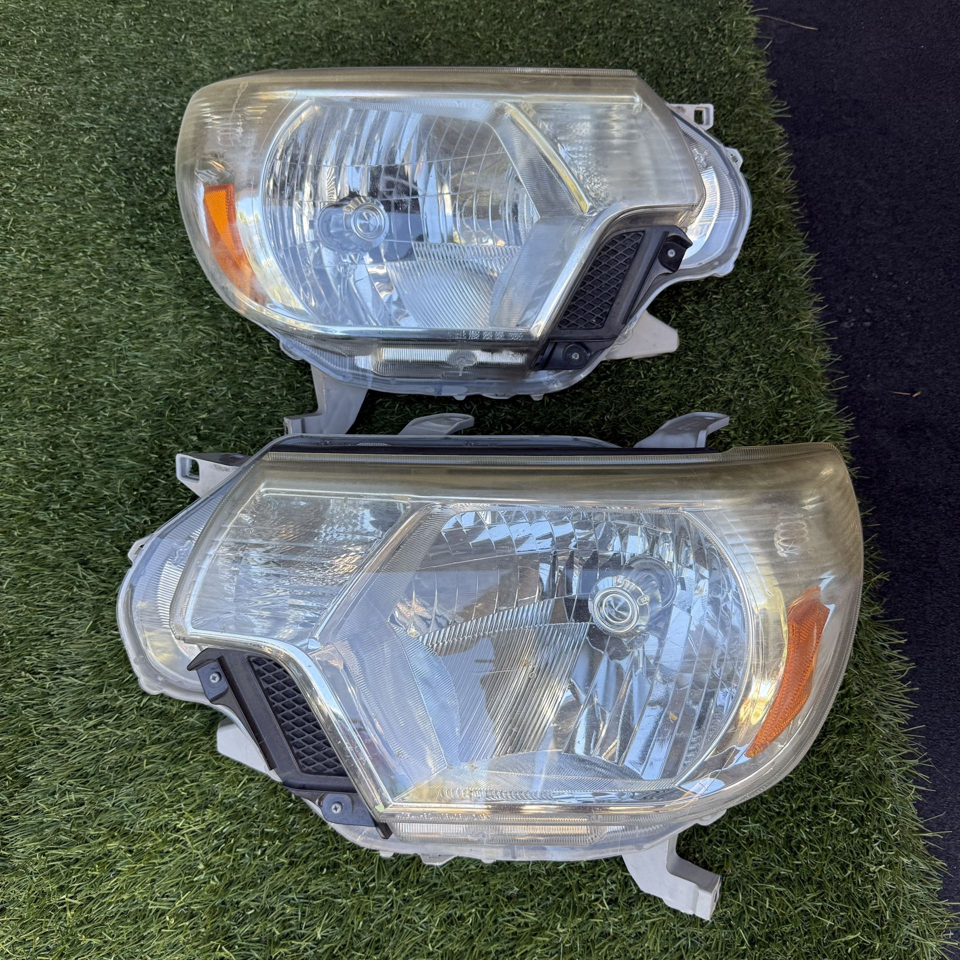Toyota Tacoma Headlights 2012-2015