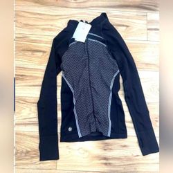 NEW Athleta Hooded Twist Long Sleeve Athletic Jacket Coat Stretch XS