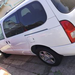 2000 Nissan Quest Van