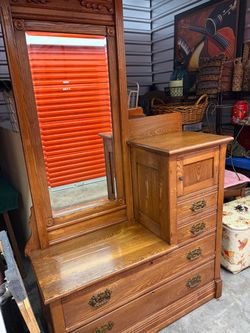 Dresser/gentleman's dresser/antique dresser/4 drawer dresser