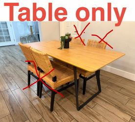 Modern Expandable Dining Table (51"-67") - Great Condition  Maximize your dining space with this versatile 51"-67" modern expandable rectangular table