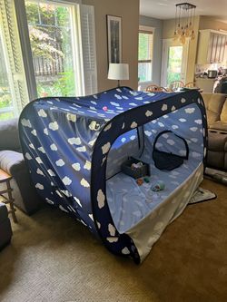 Privacy pop for a twin bed
