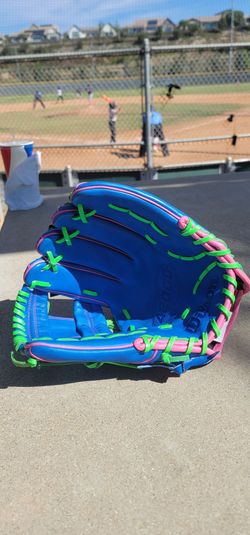Wilson a2000 infielder