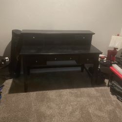 desk with drawers 