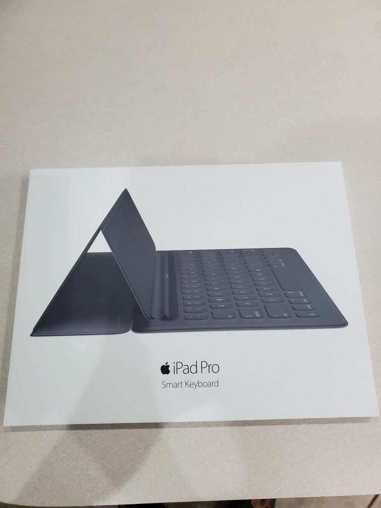 Ipad Pro 12.9 Inch Smart Keyboard.  Kendall Meetup 