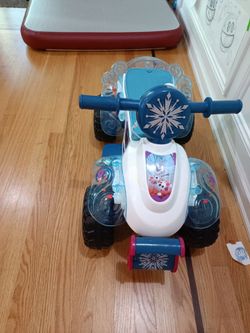 Disney Frozen 2 Kid Trax Sing and Ride On Toy