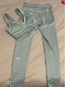 Alo Gray 2-Piece Activewear Set V-Neck Bra & Leggings Womens Size S