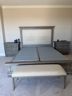 Restoration Hardware Contemporary Fabric End-Of-Bed Bench