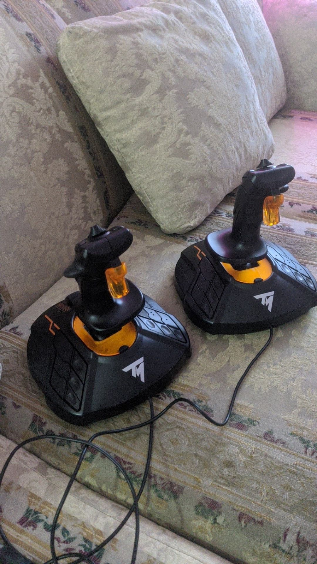 Thrustmaster T.1.6000M FCS DUAL STICK.