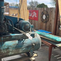 COMMERCIAL AIR COMPRESSOR 7.5 HP