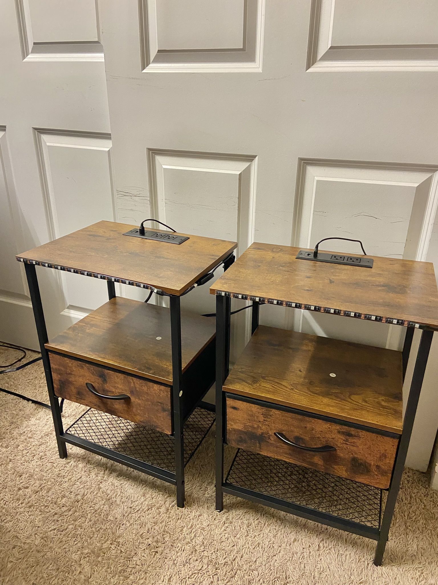 2 Nightstands
