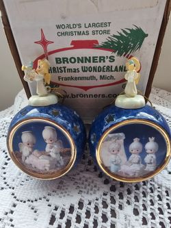 $25.00 - Christmas Precious Nativity Scene Ornaments!  New /Porcelain/Spectacular!