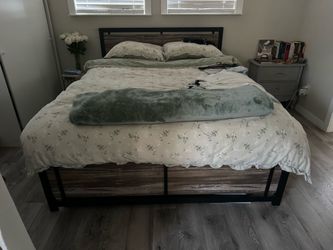 Queen Rustic Industrial Platform Bed Frame – Black Metal & Wood Finish
