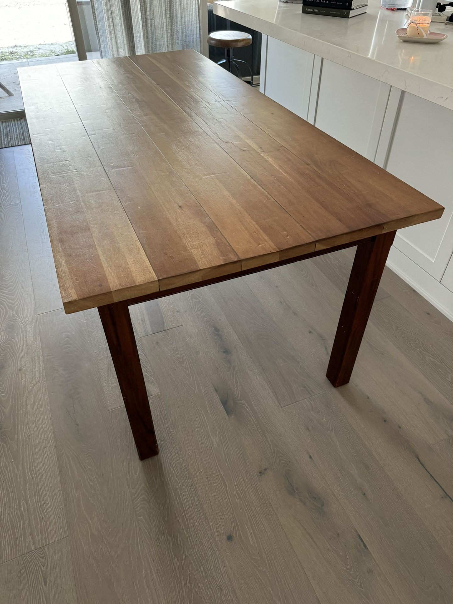 Kitchen/Dining Table