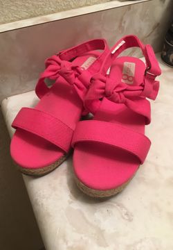 Crazy 8 girl wedges size 1