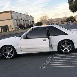 1990 Ford Mustang