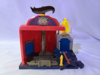 Hot Wheels City Downtown Fire Station Spinout (FMY96)