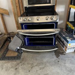 Electric Stove With Double Oven