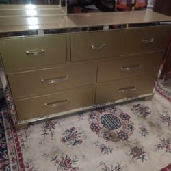 7 Drawer Dresser 2022 & Mirror 