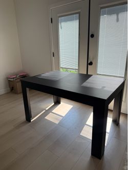 Extendable Dinner Table black