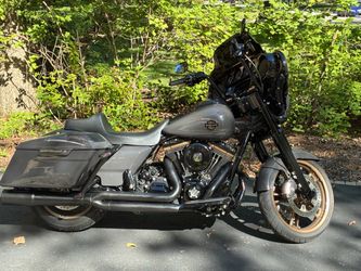 2014 Harley Davidson Street Glide FLHX, Lots of Upgrades!