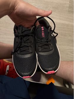 Under armour shoes 6y women need gone asap