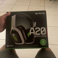 New Like Never Worn Xbox Head Phones 