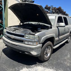 Suburban 2500 6.0 For Parts