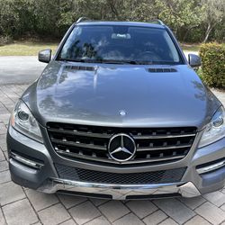 2012 Mercedez ML350 w 54k miles