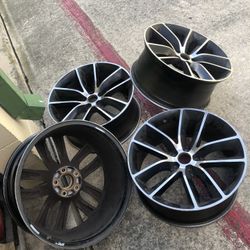 20” Stock ScatPack rims, 1 Has 3 Minor Cracks