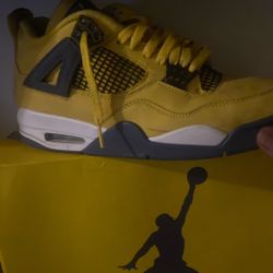 Jordan Lighting 4s