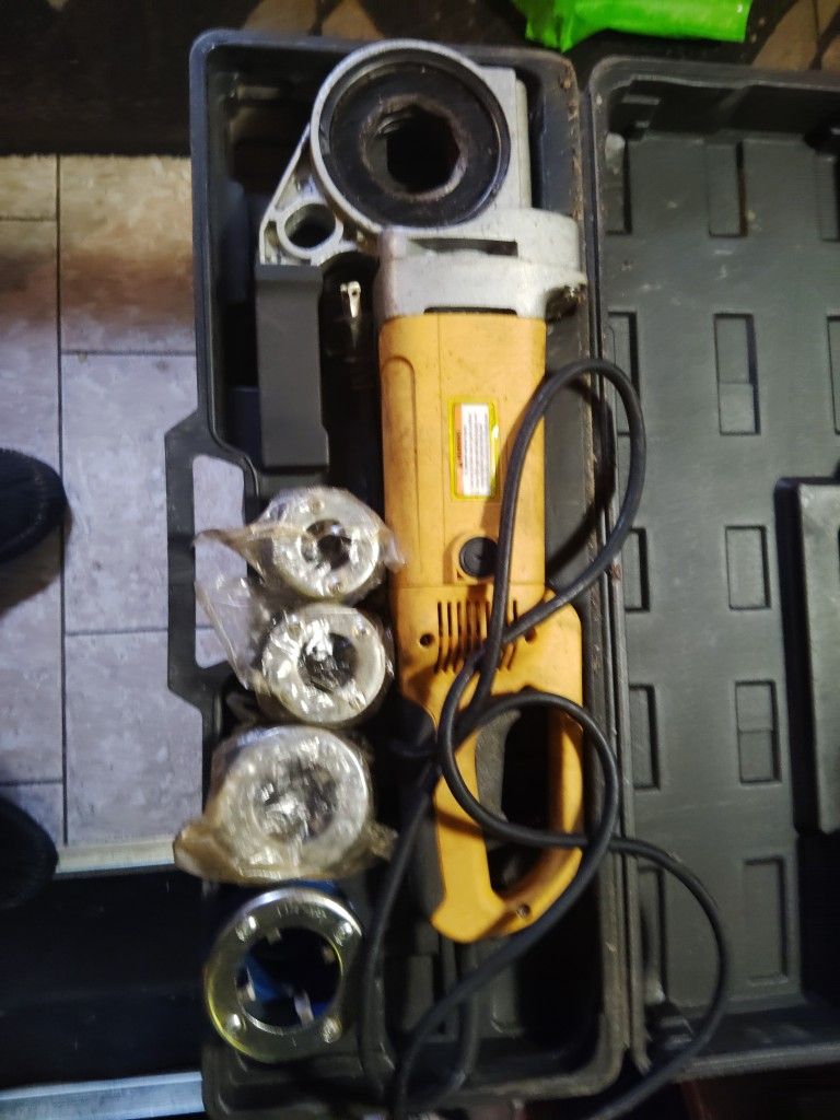 Portable Handheld Pipe Threader