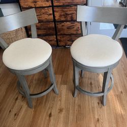 Spinning Bar Stools 