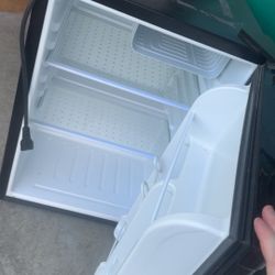 Mini Fridge 