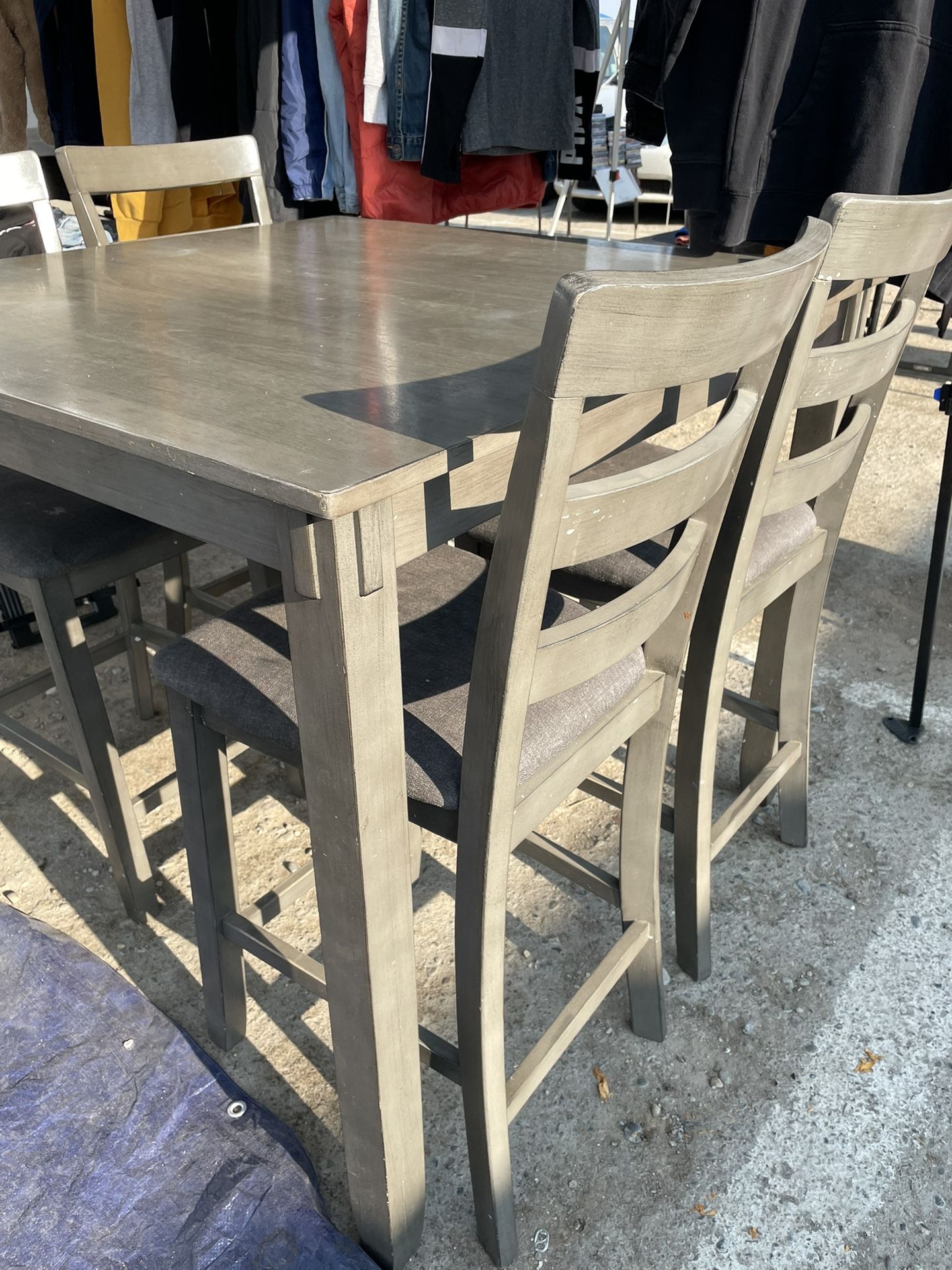 Comedor. De 4  Sillas 