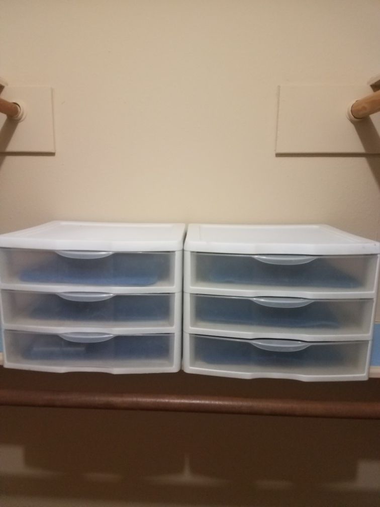 Plastic stackable drawers