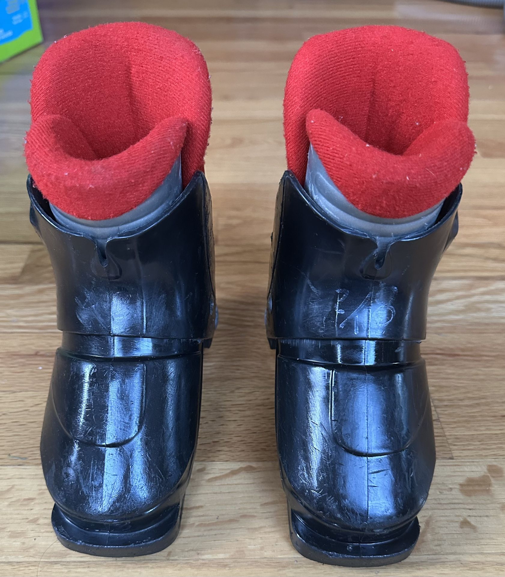 Nordica kids ski boots 8.5