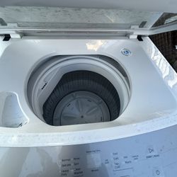 24 In Whirlpool Electric Stackable 