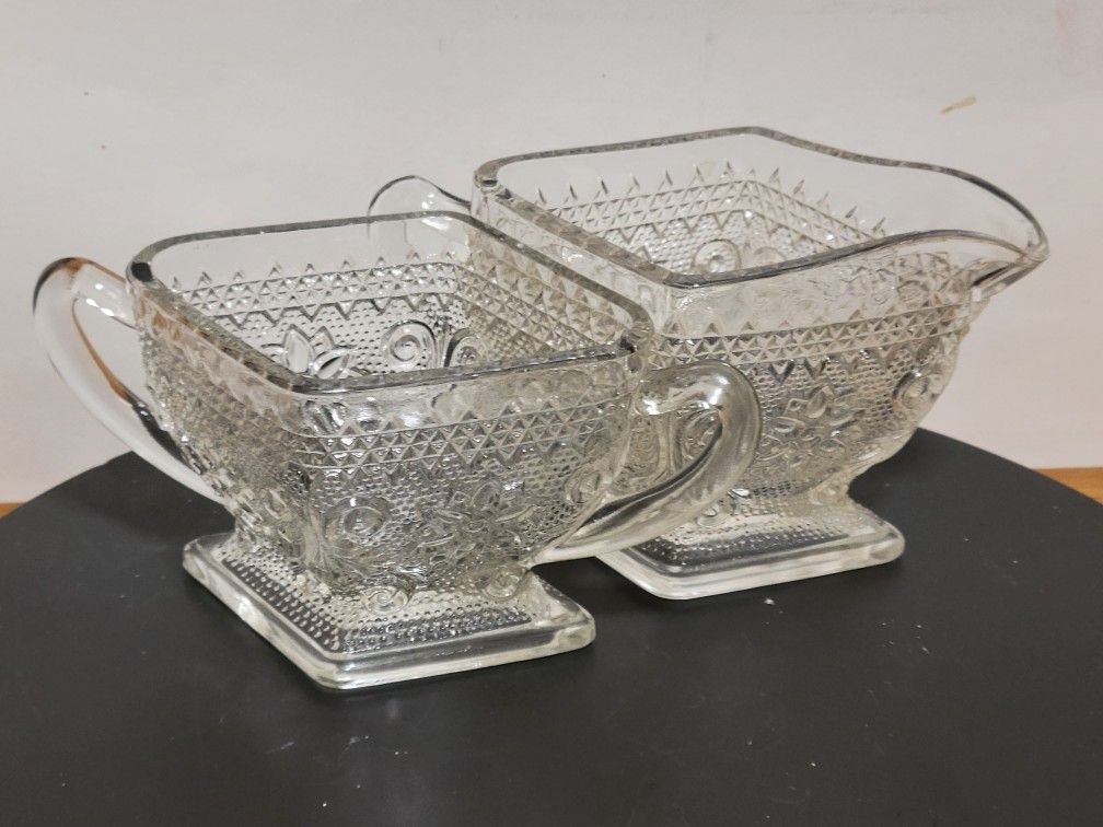Antique cristal floral sugar and creamer dish. In perfect condition no chips or cracks. See pics for measurements.
