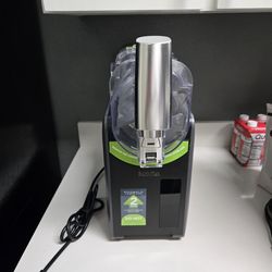 MOVE OUT SALE!! Like New Slushie Machine Perfect for Margaritas