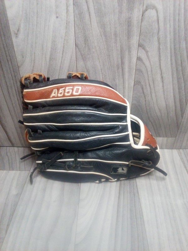 Wilson A550 Baseball Glove 11.5