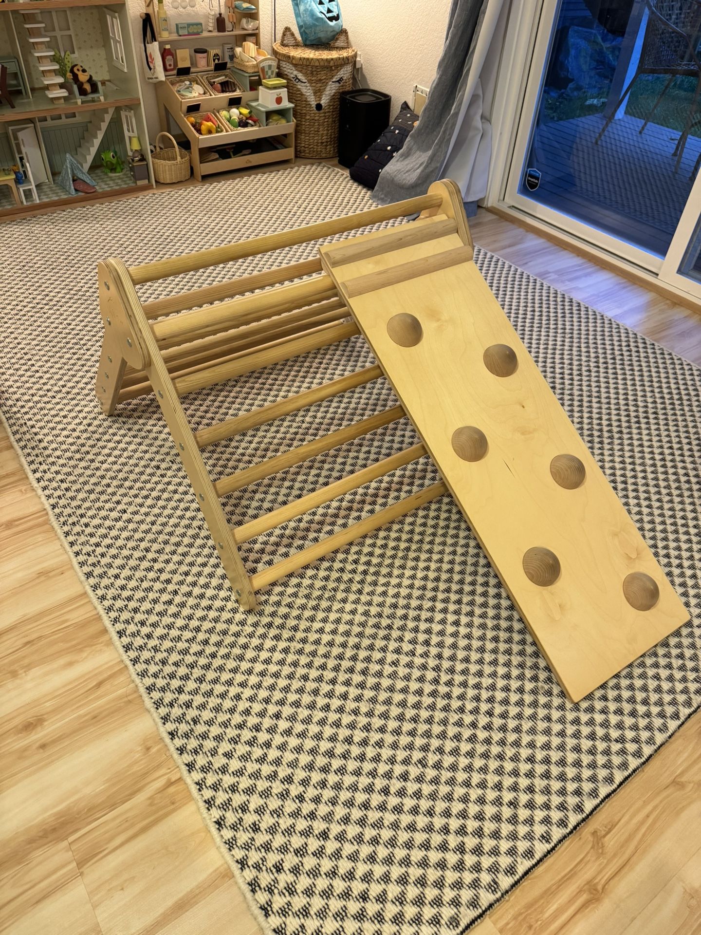 Pikler Triangle with Slide/Rockwall