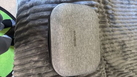 Oculus Quest 3 VR Headset and Case