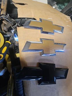 Tail gate emblem silverado