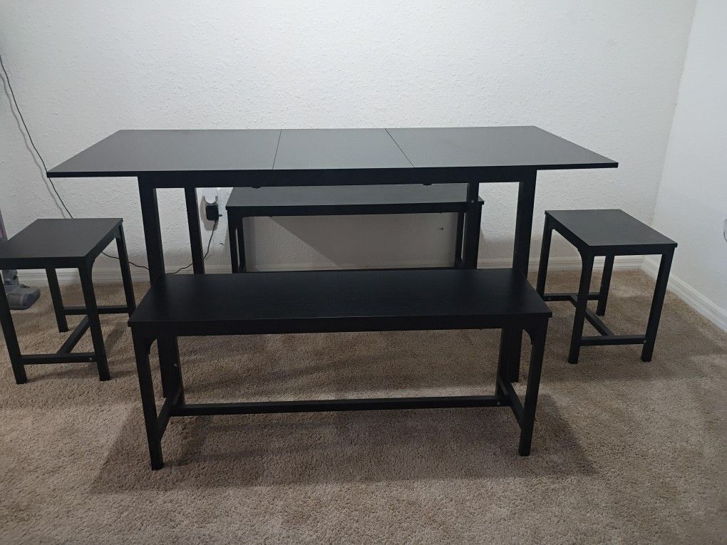 Black Dinner Table