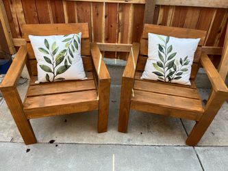 Homemade Outdoor Reclaimed Wood Chairs (Pillows Included)
